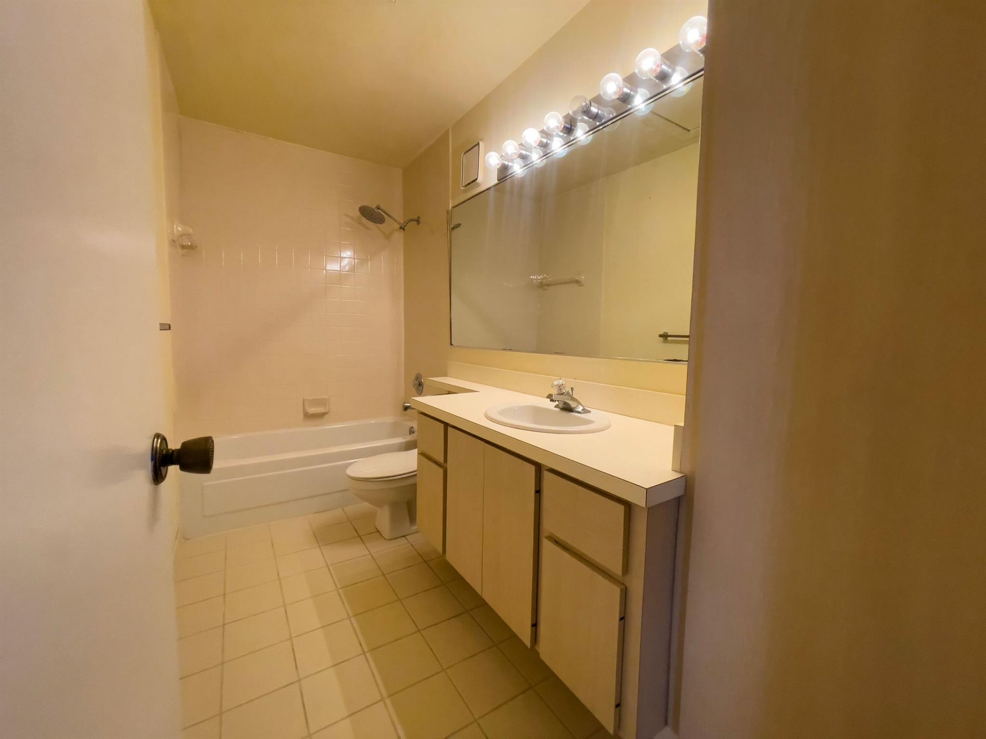 27 Clinton Court, Unit D, Royal Palm Beach, FL 33411 Photo