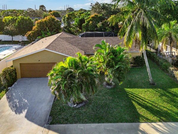 179 Dove Circle, Royal Palm Beach, FL 33411