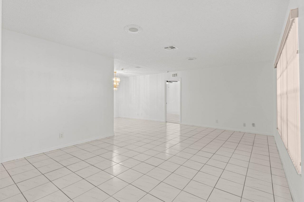 179 Dove Circle, Royal Palm Beach, FL 33411 Photo