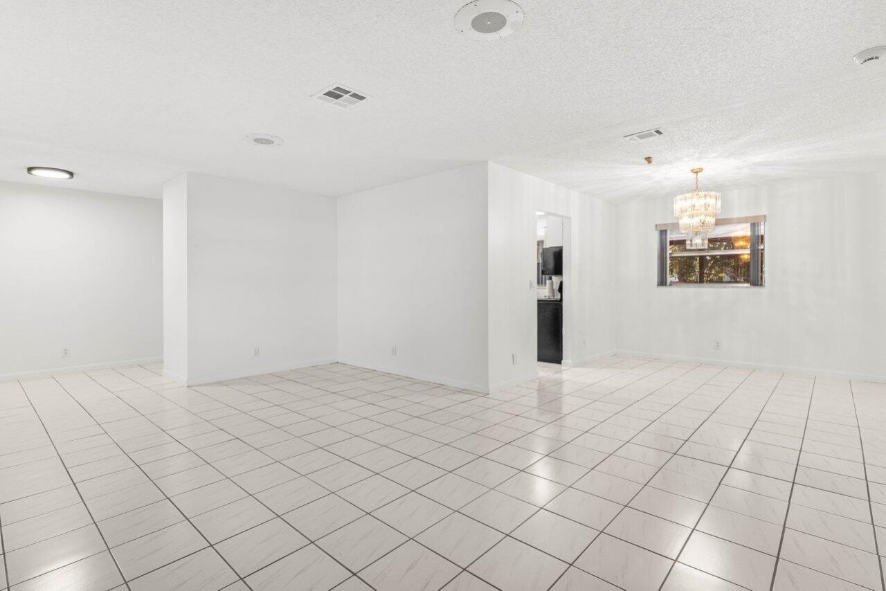 179 Dove Circle, Royal Palm Beach, FL 33411 Photo