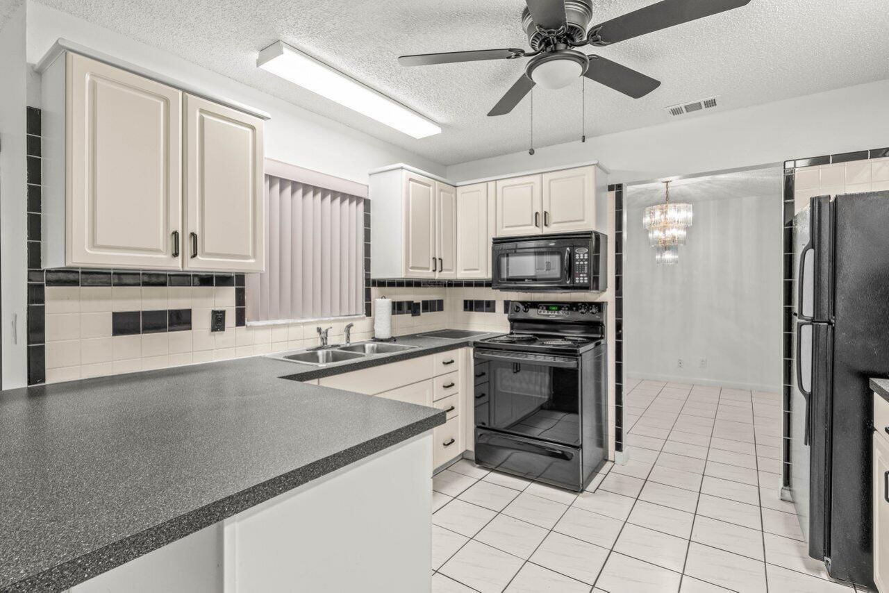 179 Dove Circle, Royal Palm Beach, FL 33411 Photo