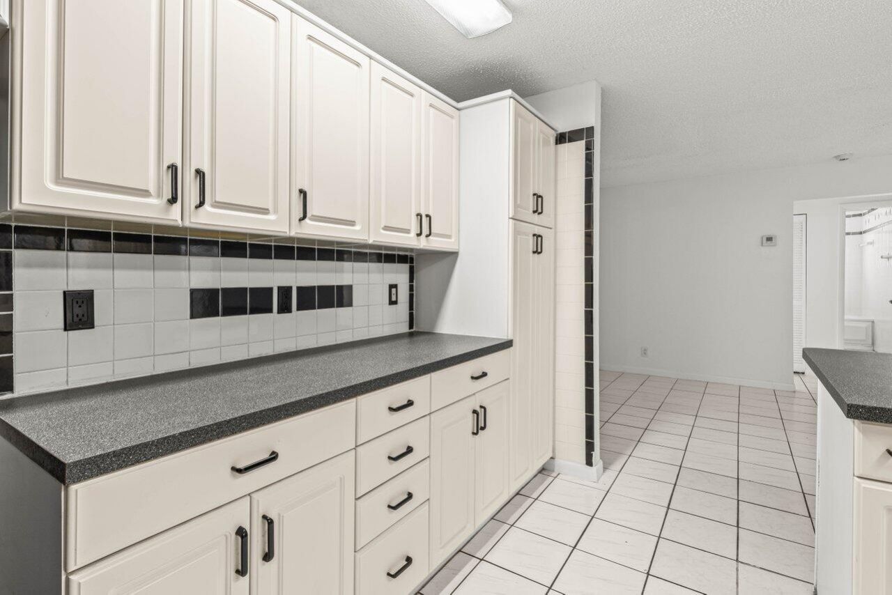 179 Dove Circle, Royal Palm Beach, FL 33411 Photo