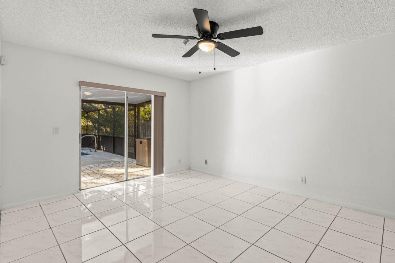 179 Dove Circle, Royal Palm Beach, FL 33411 Photo