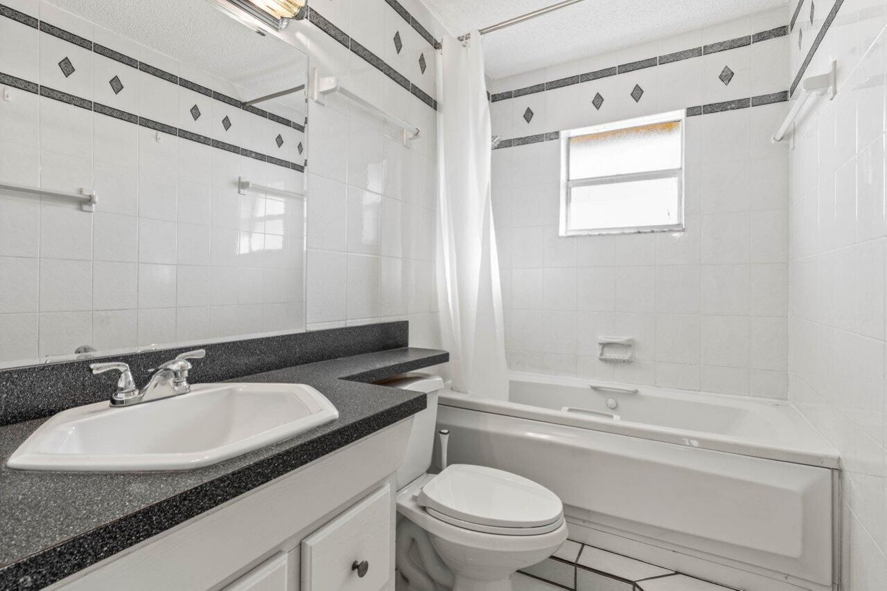 179 Dove Circle, Royal Palm Beach, FL 33411 Photo