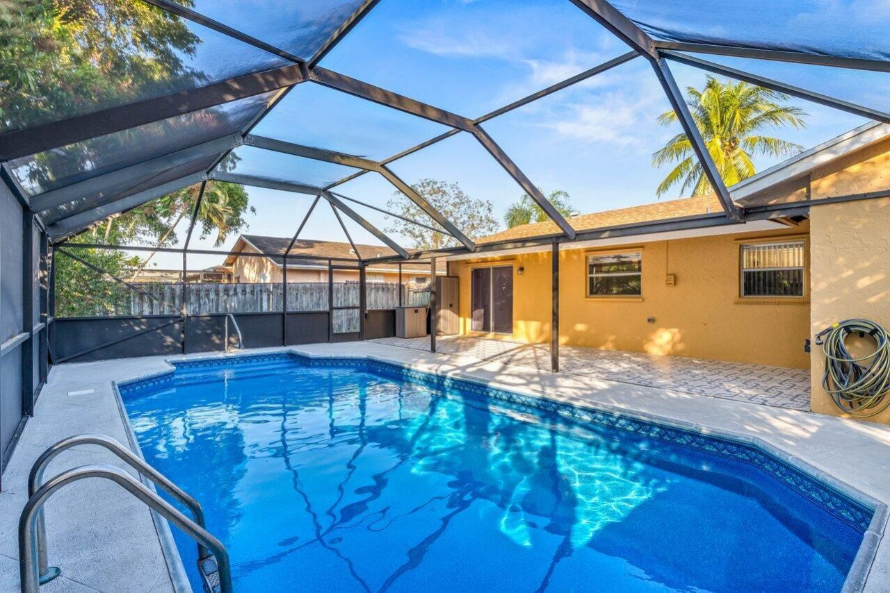 179 Dove Circle, Royal Palm Beach, FL 33411 Photo