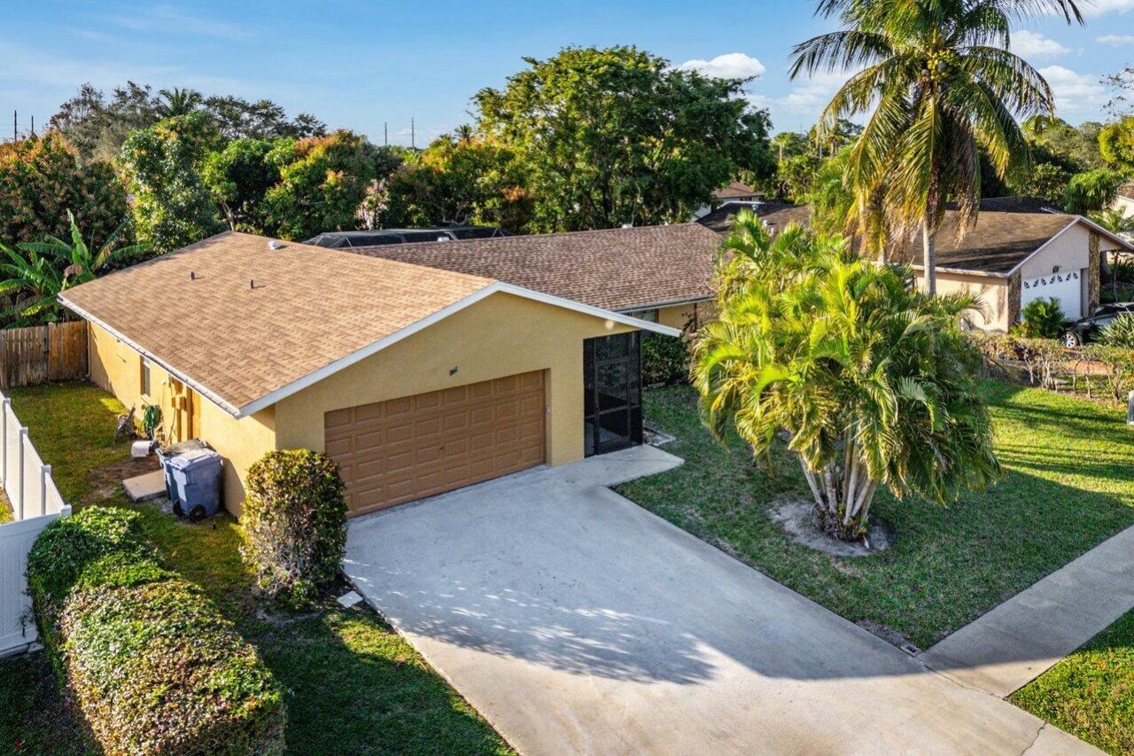 179 Dove Circle, Royal Palm Beach, FL 33411 Photo