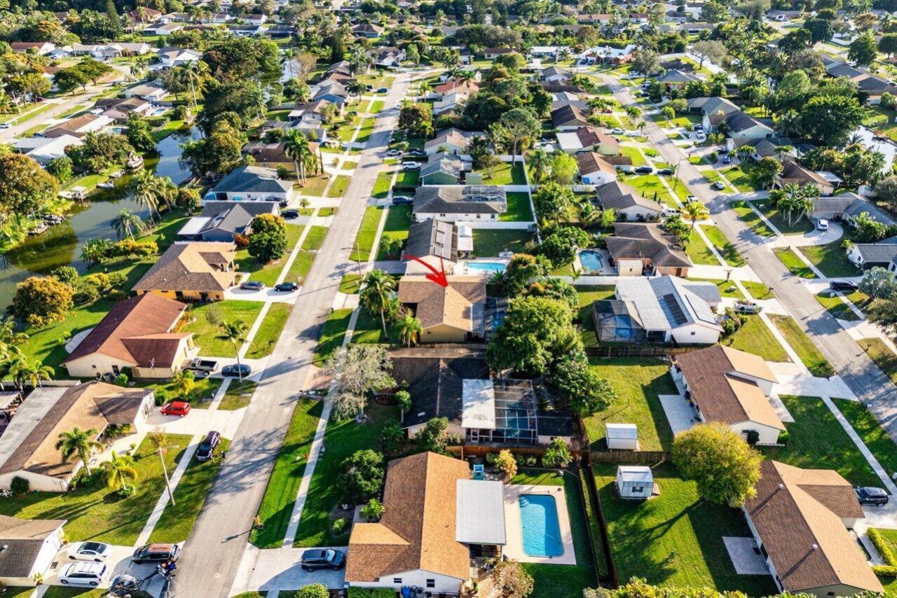 179 Dove Circle, Royal Palm Beach, FL 33411 Photo