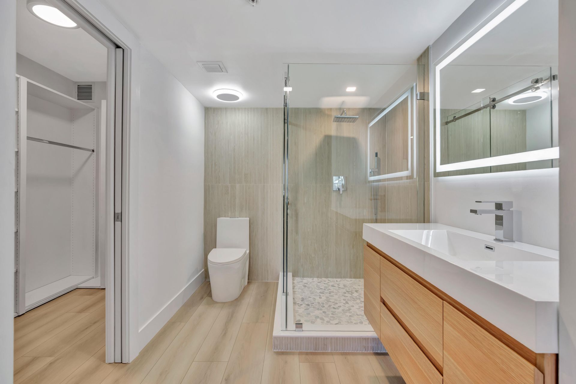 501 Seafarer Circle, Unit 204, Jupiter, FL 33477 Photo