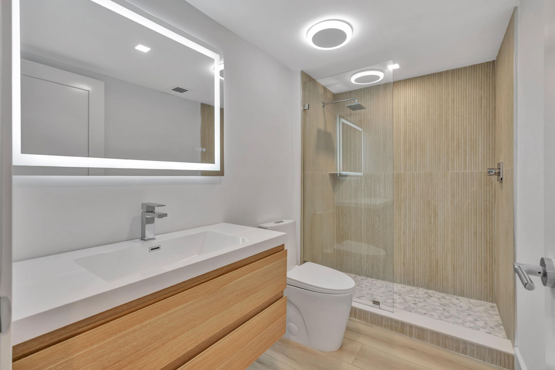 501 Seafarer Circle, Unit 204, Jupiter, FL 33477 Photo