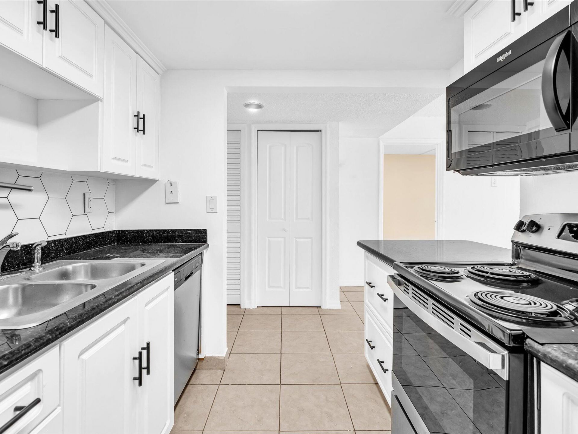 220 Lakeview Drive, Unit 210, Weston, FL 33326 Photo