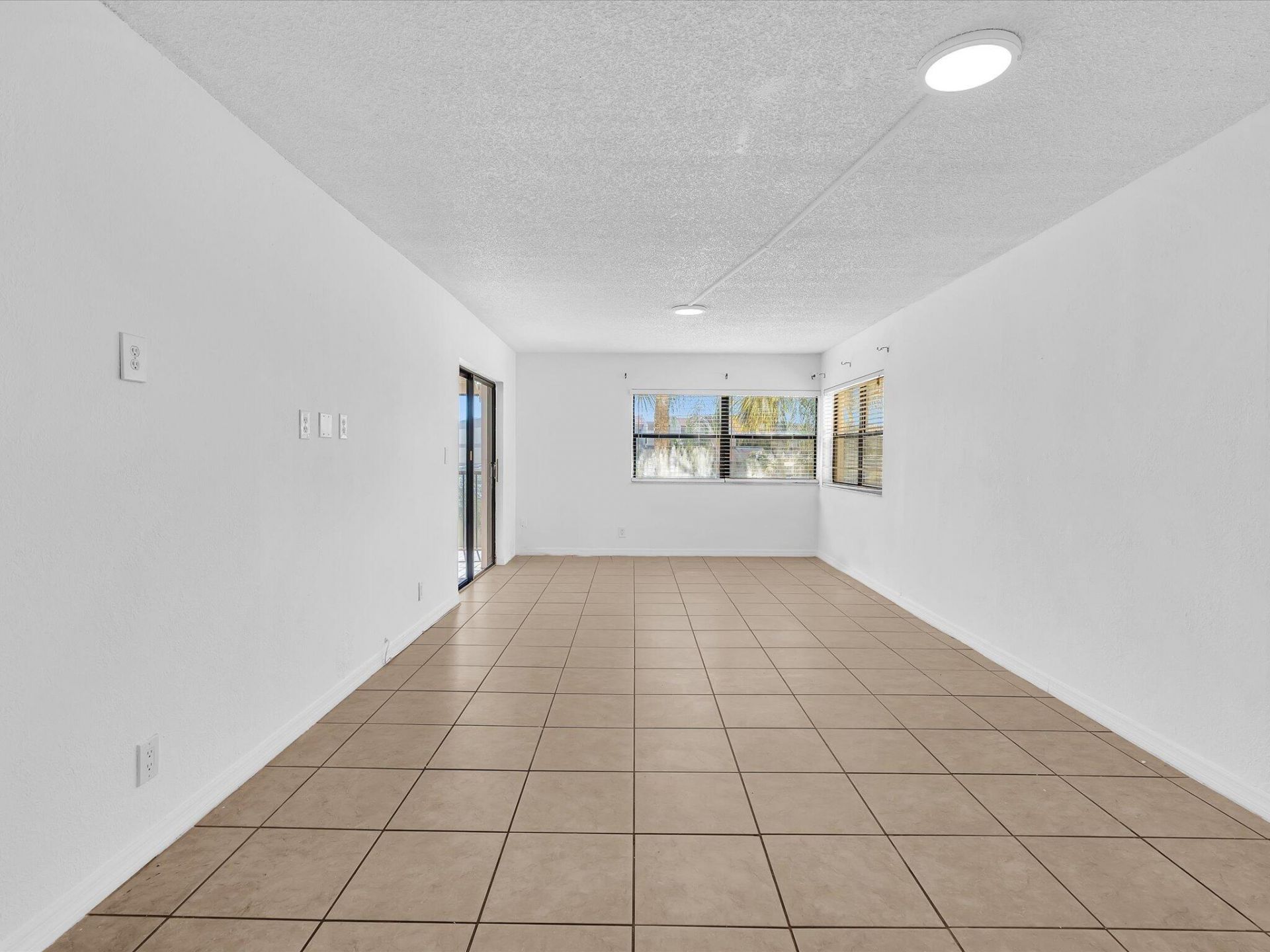 220 Lakeview Drive, Unit 210, Weston, FL 33326 Photo