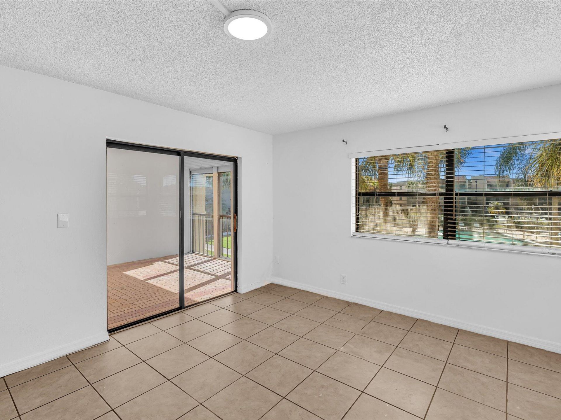 220 Lakeview Drive, Unit 210, Weston, FL 33326 Photo