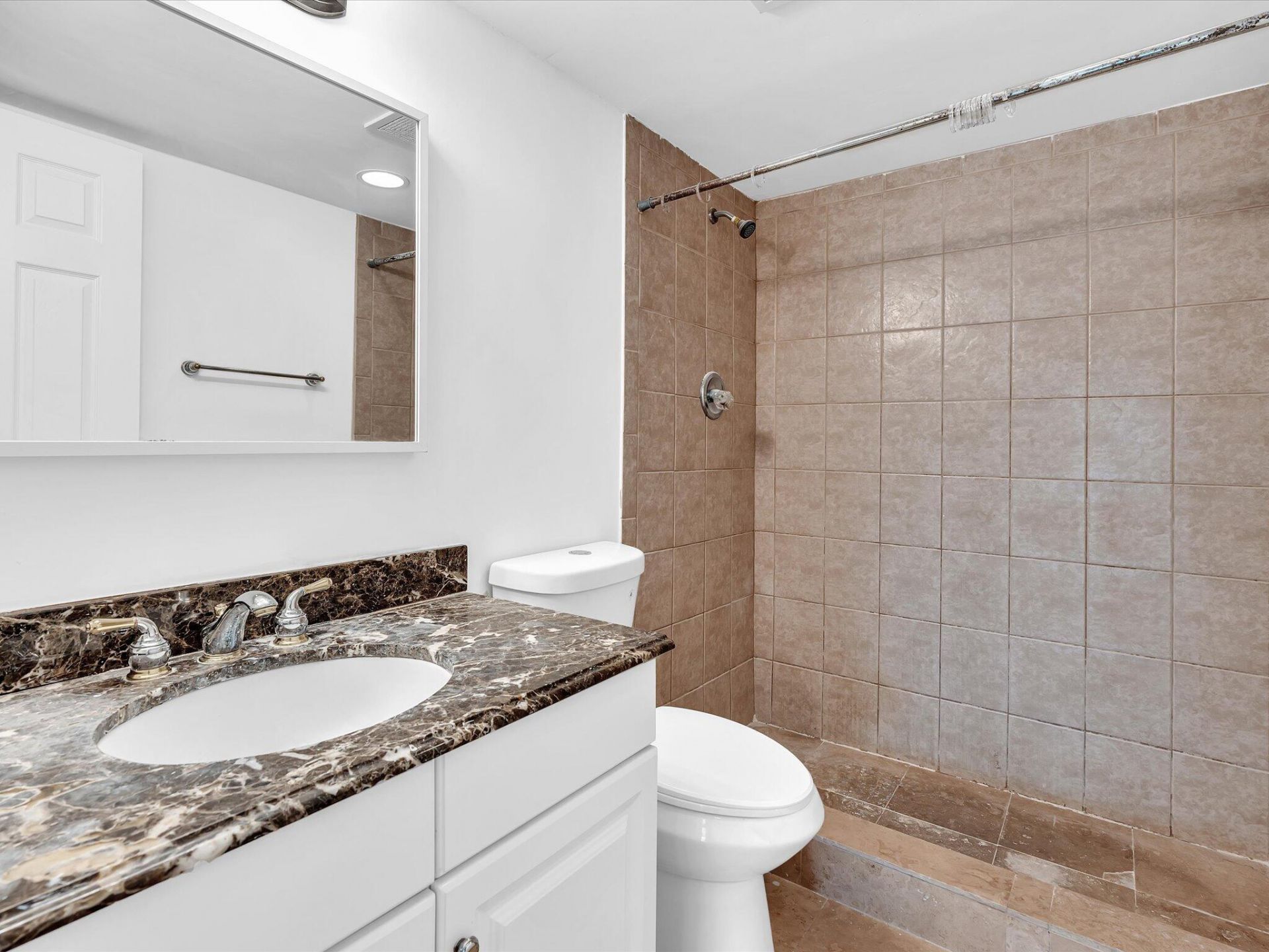 220 Lakeview Drive, Unit 210, Weston, FL 33326 Photo