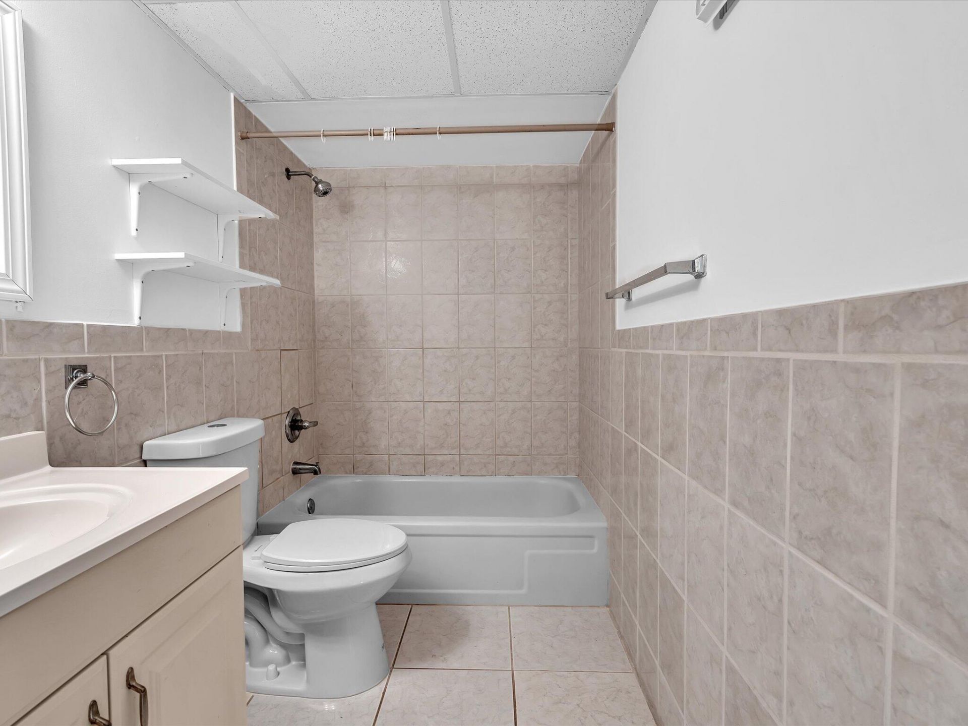 220 Lakeview Drive, Unit 210, Weston, FL 33326 Photo