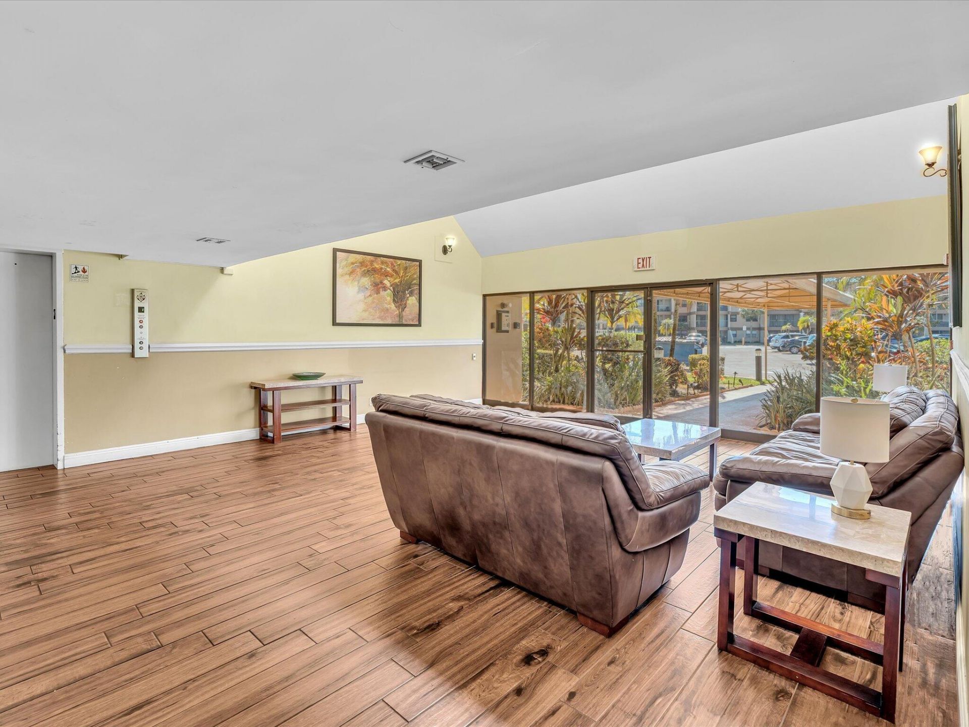 220 Lakeview Drive, Unit 210, Weston, FL 33326 Photo