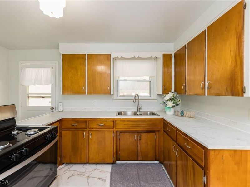 9795 West Pike, Hopewell, OH 43746 Photo 12