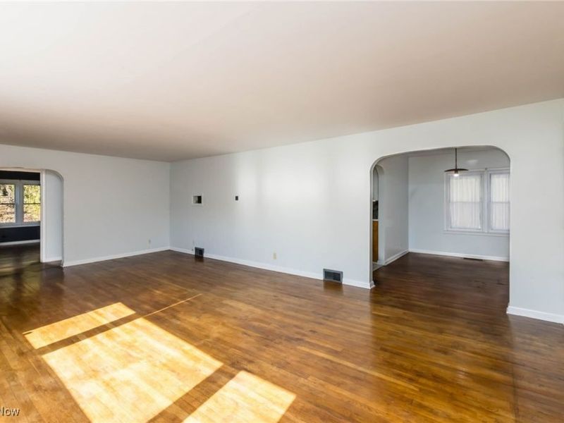 9795 West Pike, Hopewell, OH 43746 Photo 8