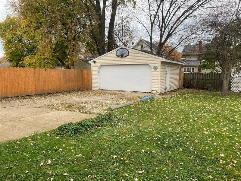 1212 Tulip Street, Akron, OH 44301 Photo 3