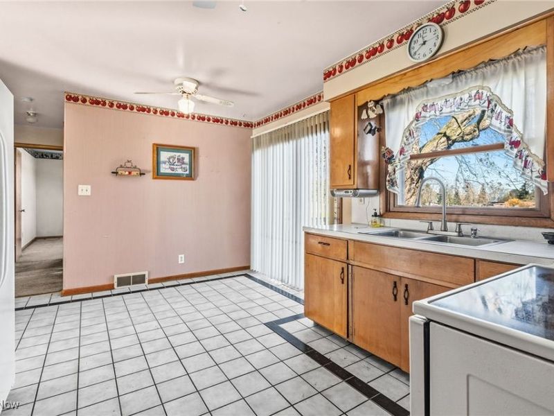 13591 Louisville Street NE, Paris, OH 44669 Photo 17