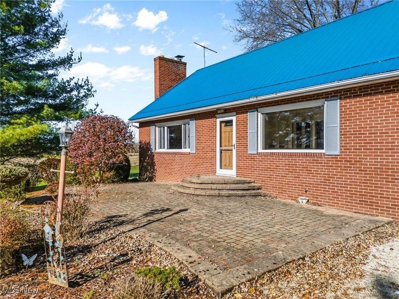 13591 Louisville Street NE, Paris, OH 44669 Photo 2