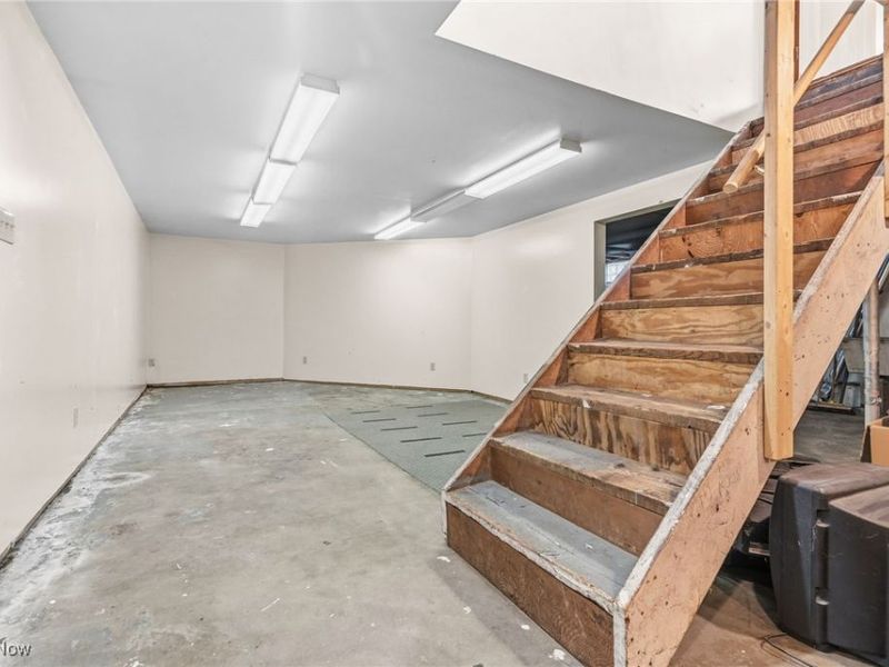 13591 Louisville Street NE, Paris, OH 44669 Photo 27