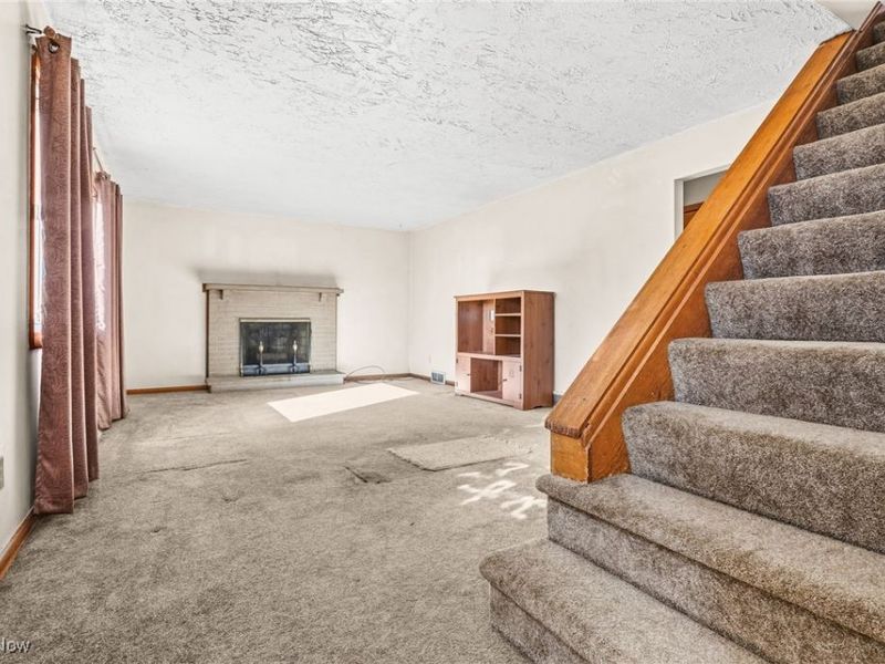 13591 Louisville Street NE, Paris, OH 44669 Photo 8