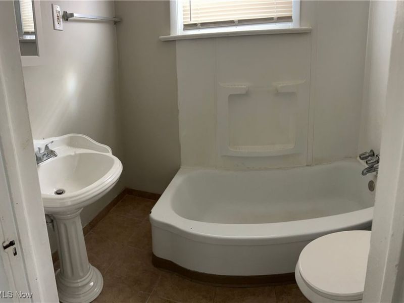 952 Stevenson Road, Cleveland, OH 44110 Photo 12