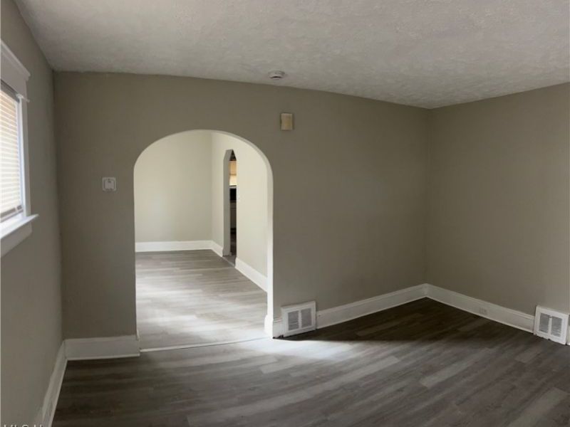 952 Stevenson Road, Cleveland, OH 44110 Photo 5