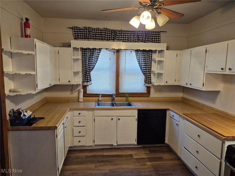 353 8th Street, Elyria, OH 44035 Photo 2