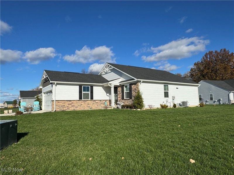 310 Ridgewater Drive, Elyria, OH 44035 Photo 2