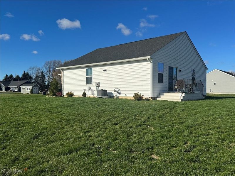 310 Ridgewater Drive, Elyria, OH 44035 Photo 3