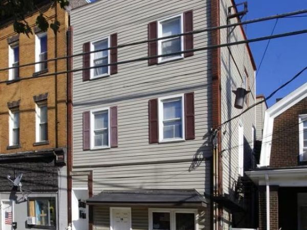 305 Bessemer Ave, Unit 3B, East Pittsburgh, PA 15112