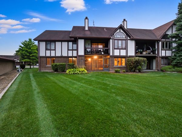 6740 180th Street, Unit 1E, Tinley Park, IL 60477