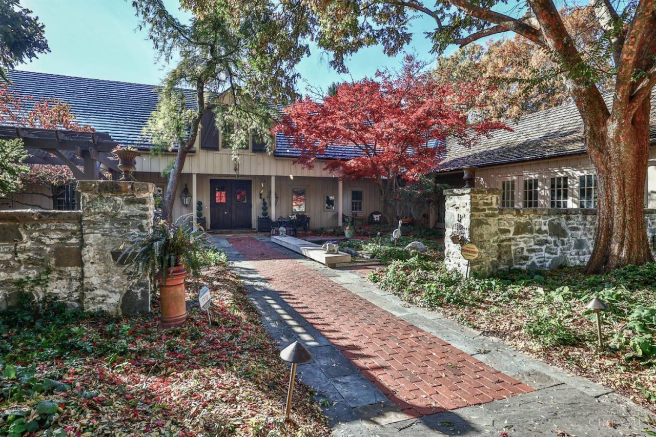 7925 Spiritwood Court, Indian Hill, OH 45243 Main Photo