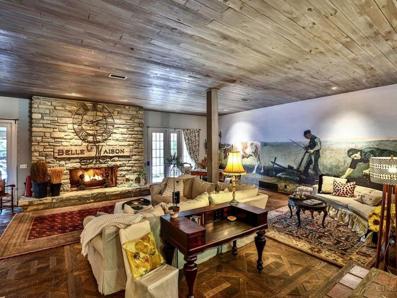 7925 Spiritwood Court, Indian Hill, OH 45243 Photo 3