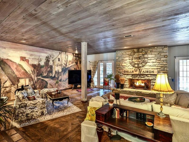 7925 Spiritwood Court, Indian Hill, OH 45243 Photo 5