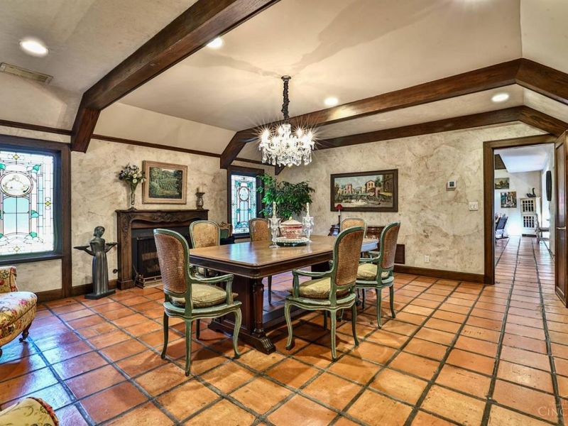 7925 Spiritwood Court, Indian Hill, OH 45243 Photo 8