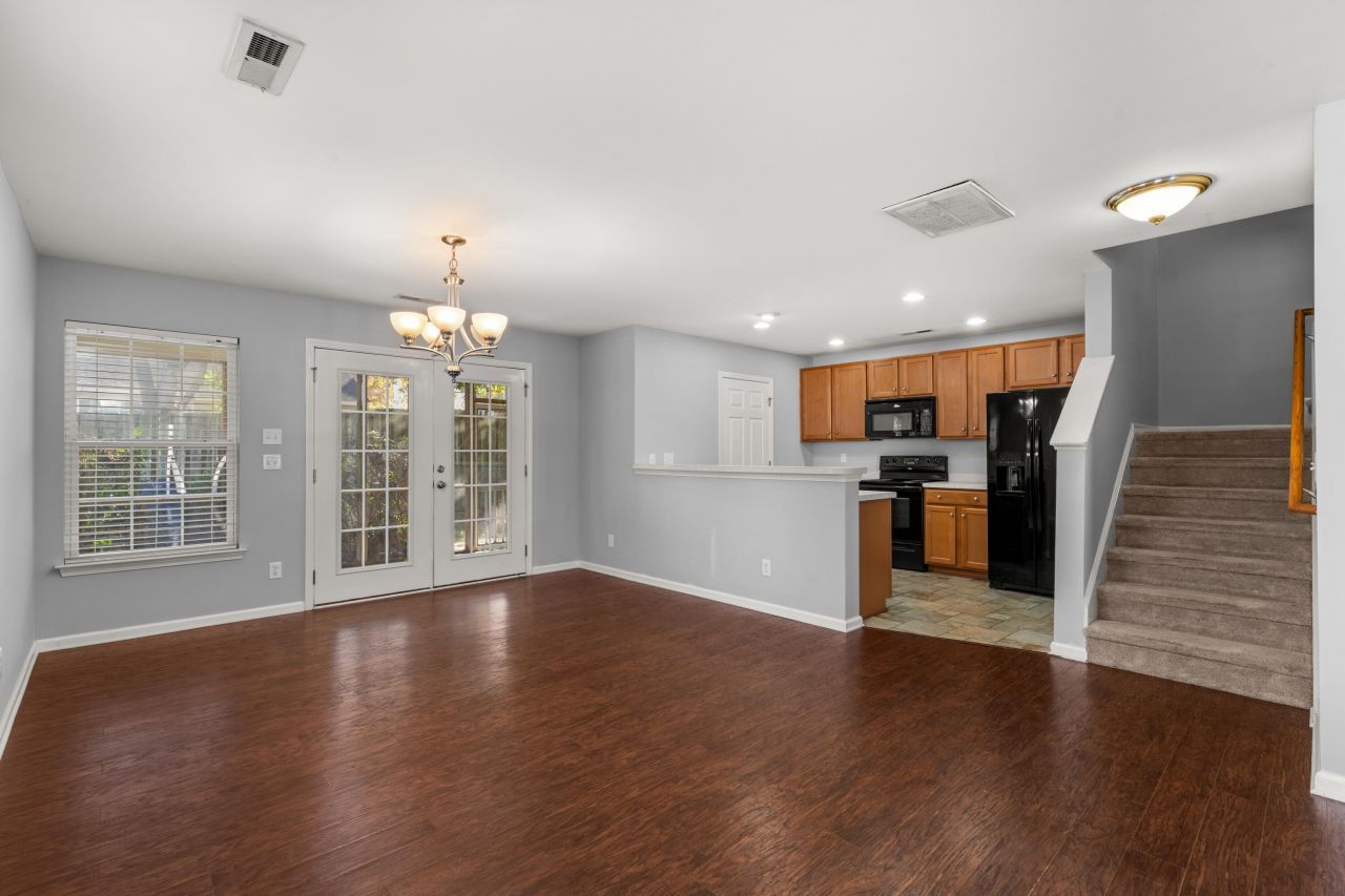 2429 Scholar Lane Photo 5