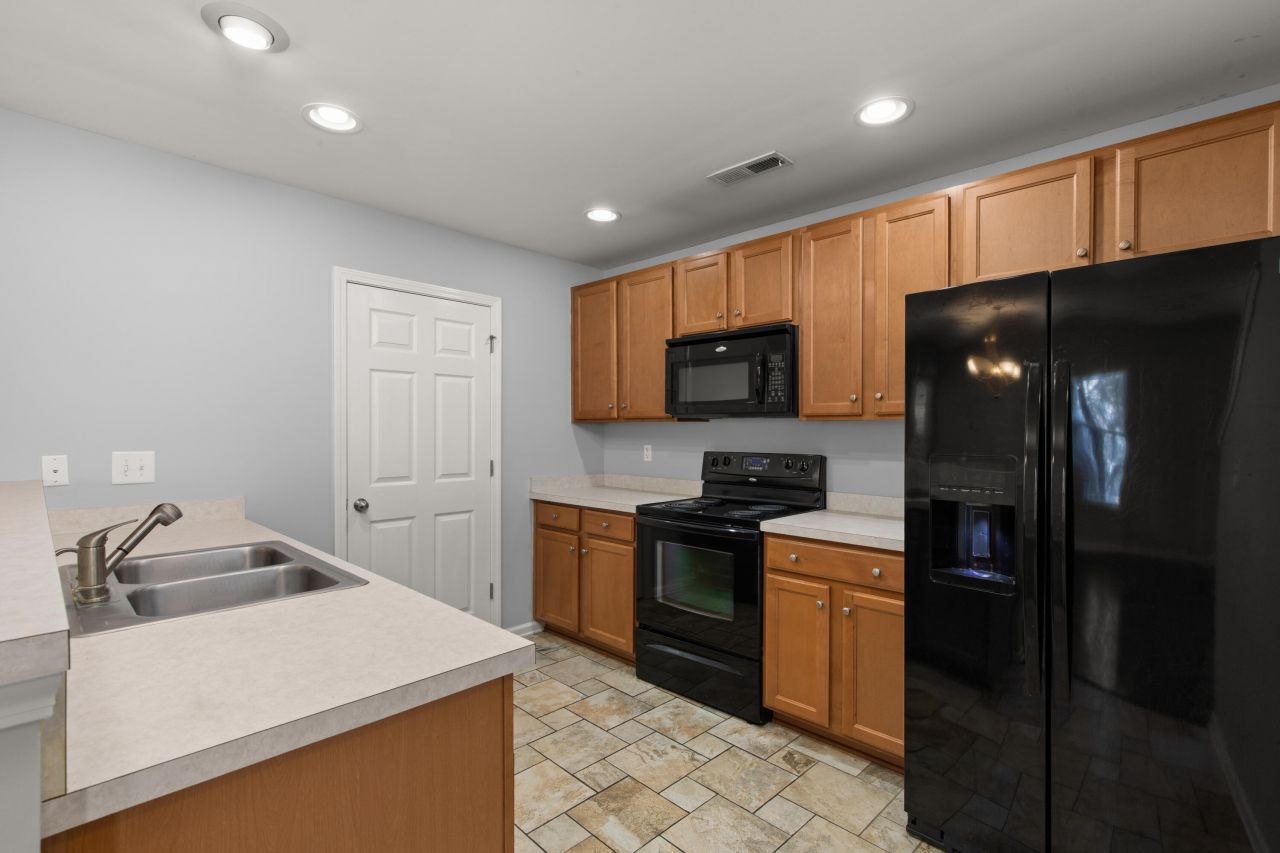 2429 Scholar Lane Photo 6