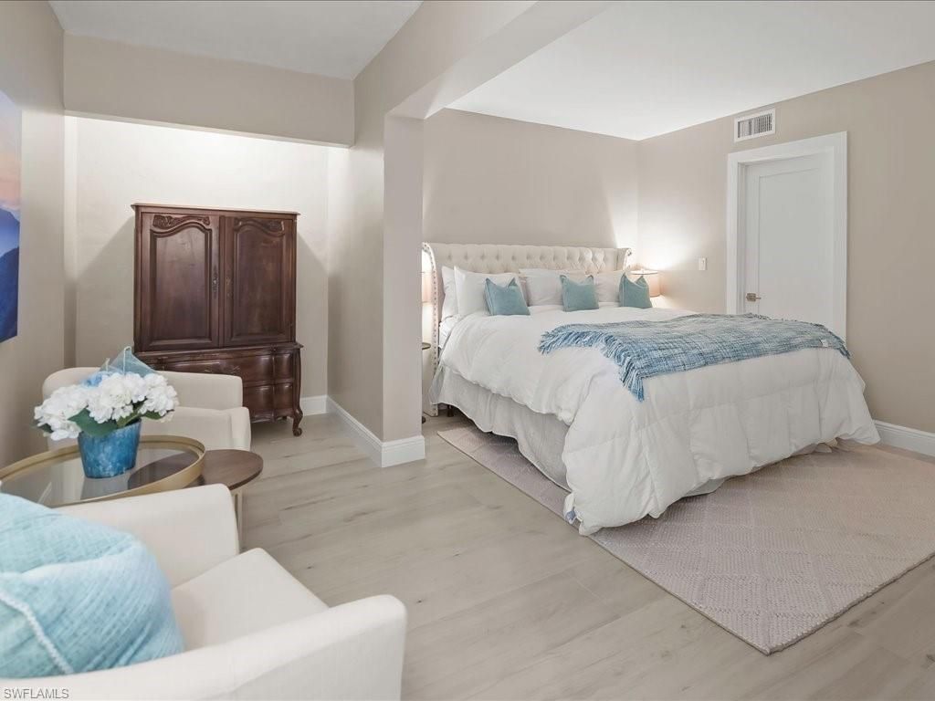 1568 Gulf Shore Blvd N, Unit 4, Naples, FL 34102 Photo