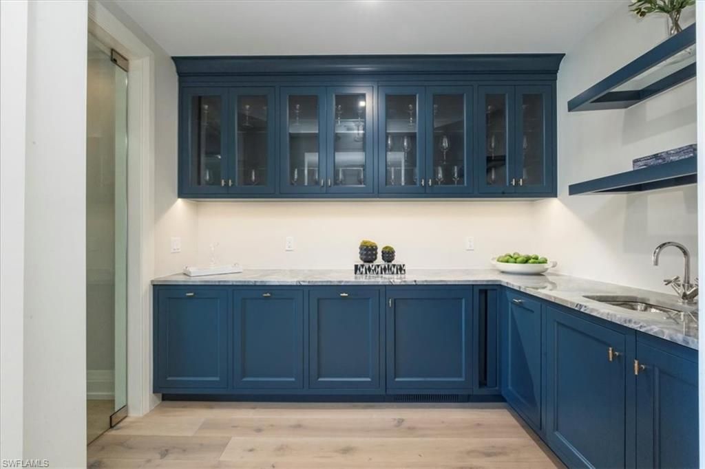 1820 Gulf Shore Blvd N, Unit 402-403, Naples, FL 34102 Photo