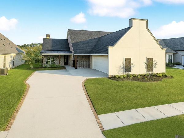 21478 Yellowfin Dr, Springfield, LA 70462