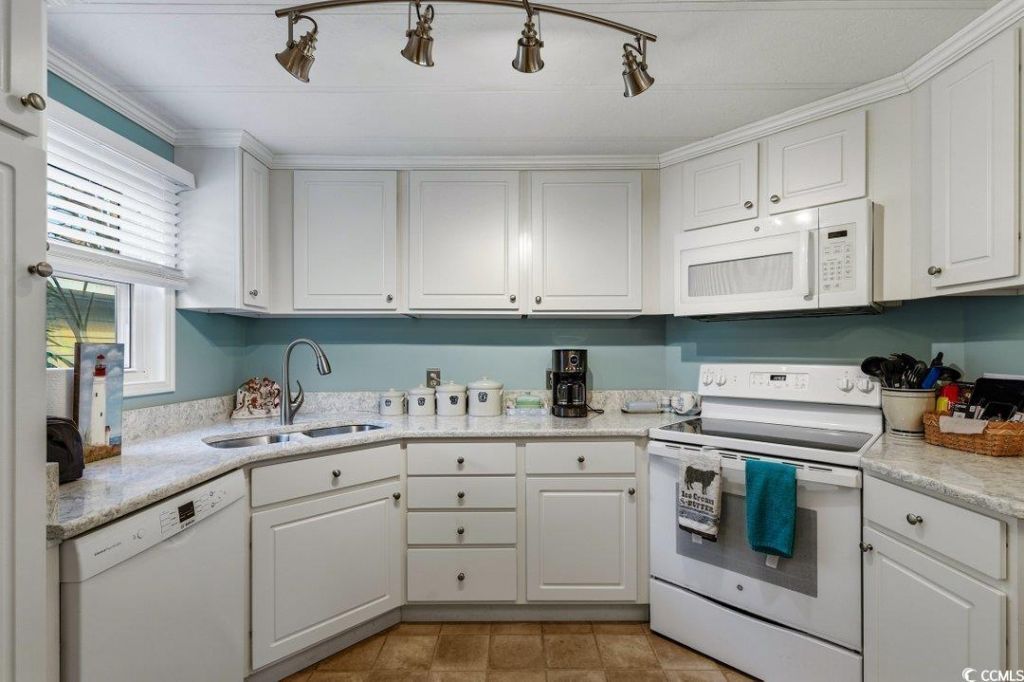 1021 S Marlin St. Photo 11