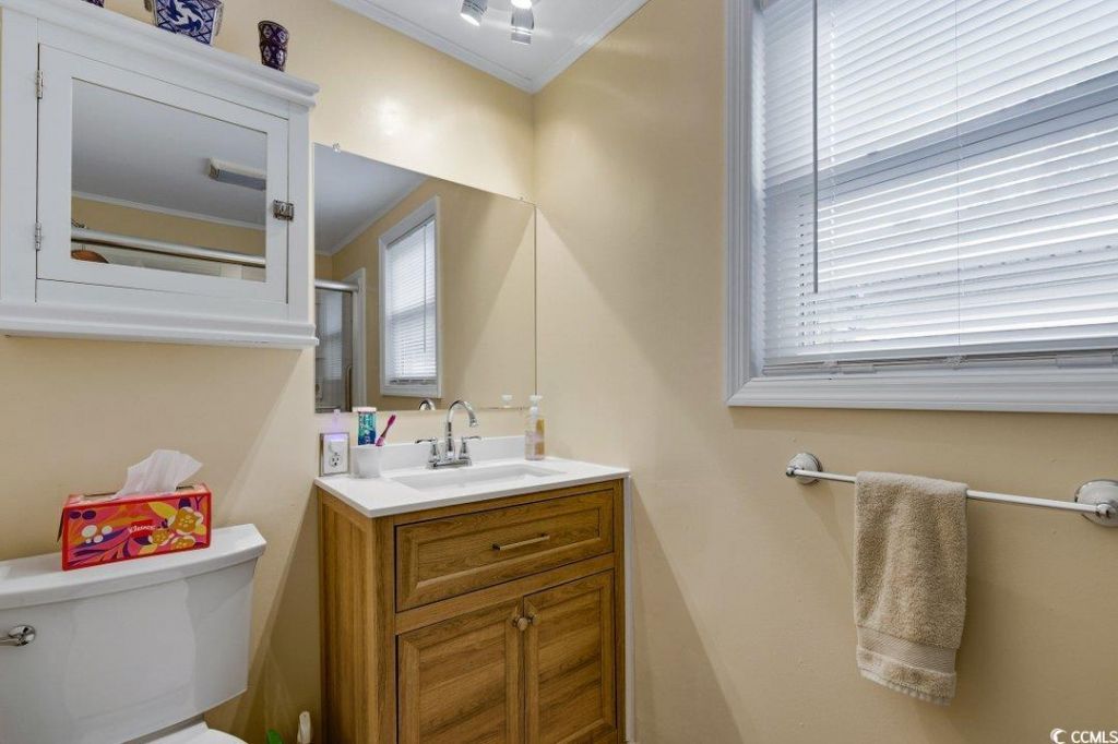 1021 S Marlin St. Photo 14