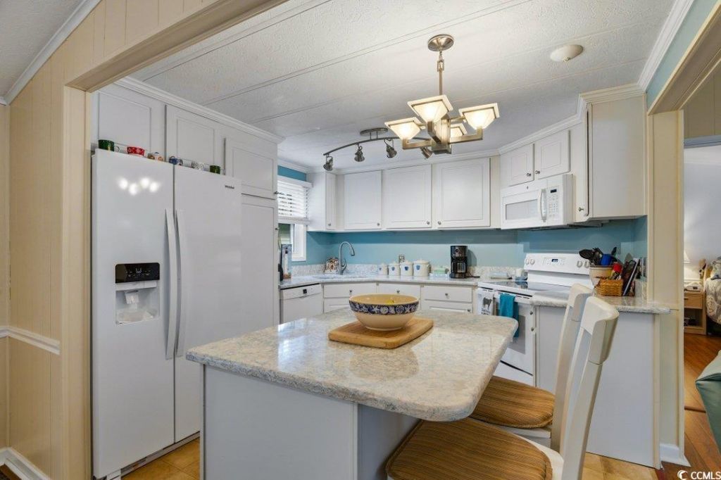 1021 S Marlin St. Photo 9