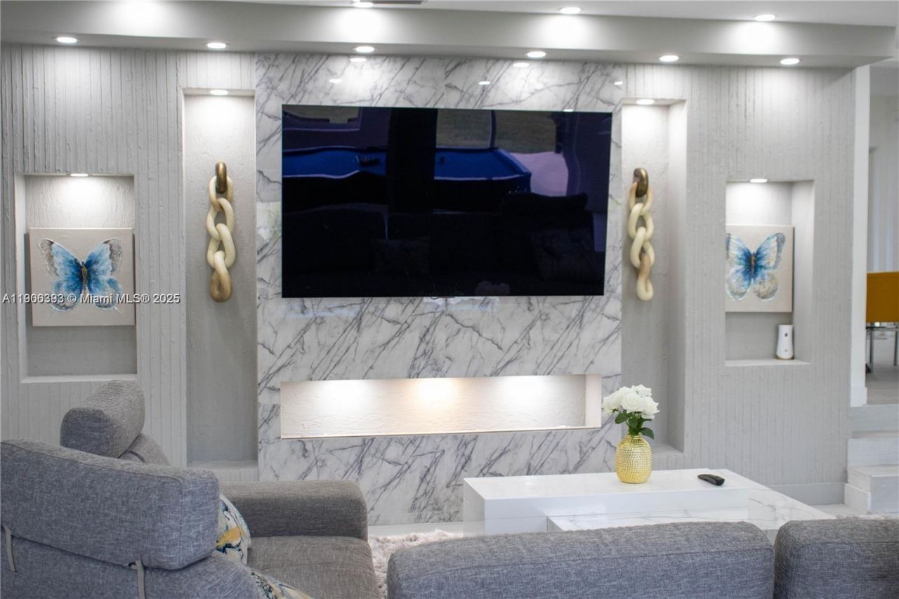 295 NE 150th St, Miami, FL 33161 Photo