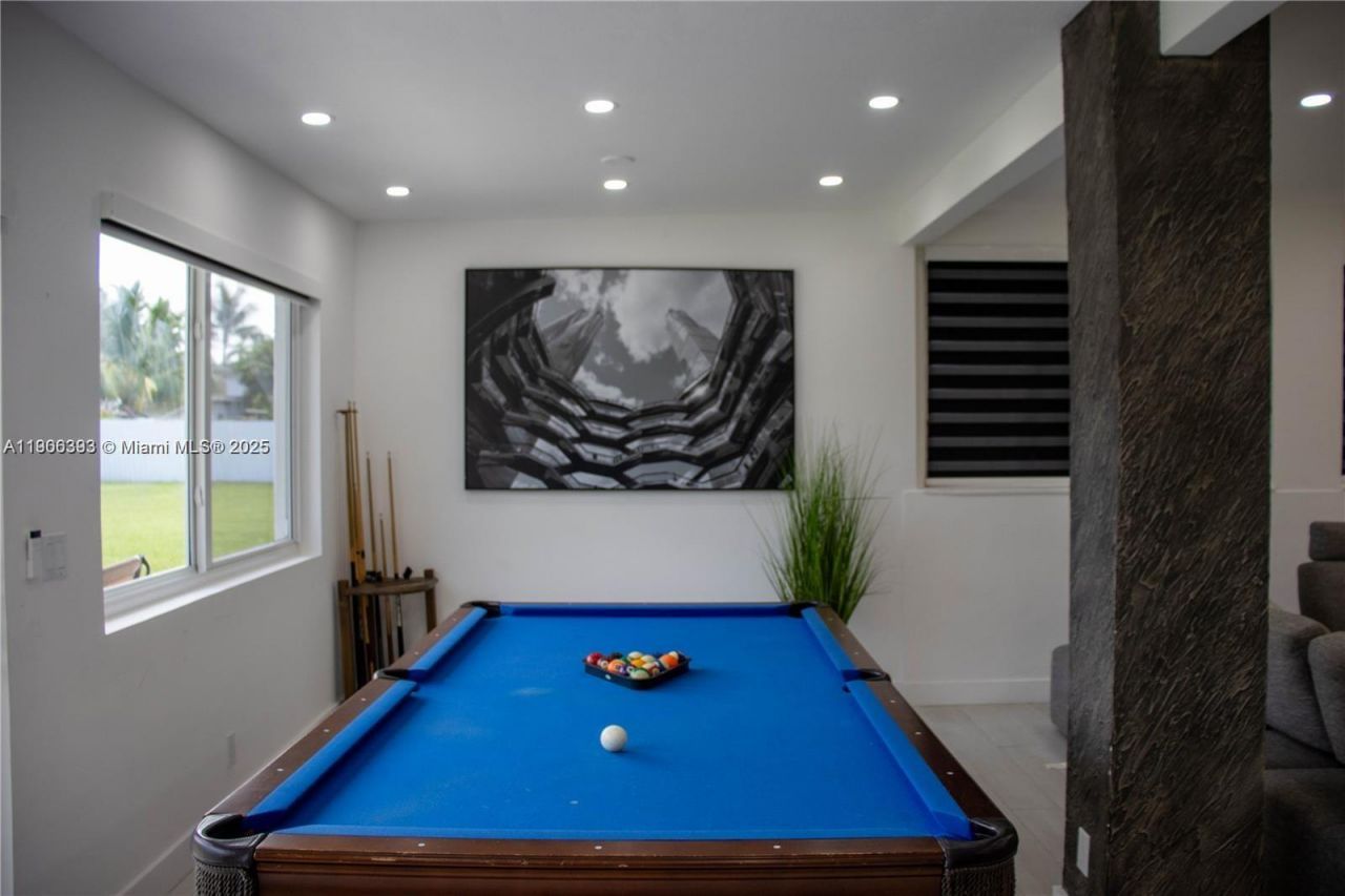 295 NE 150th St, Miami, FL 33161 Photo