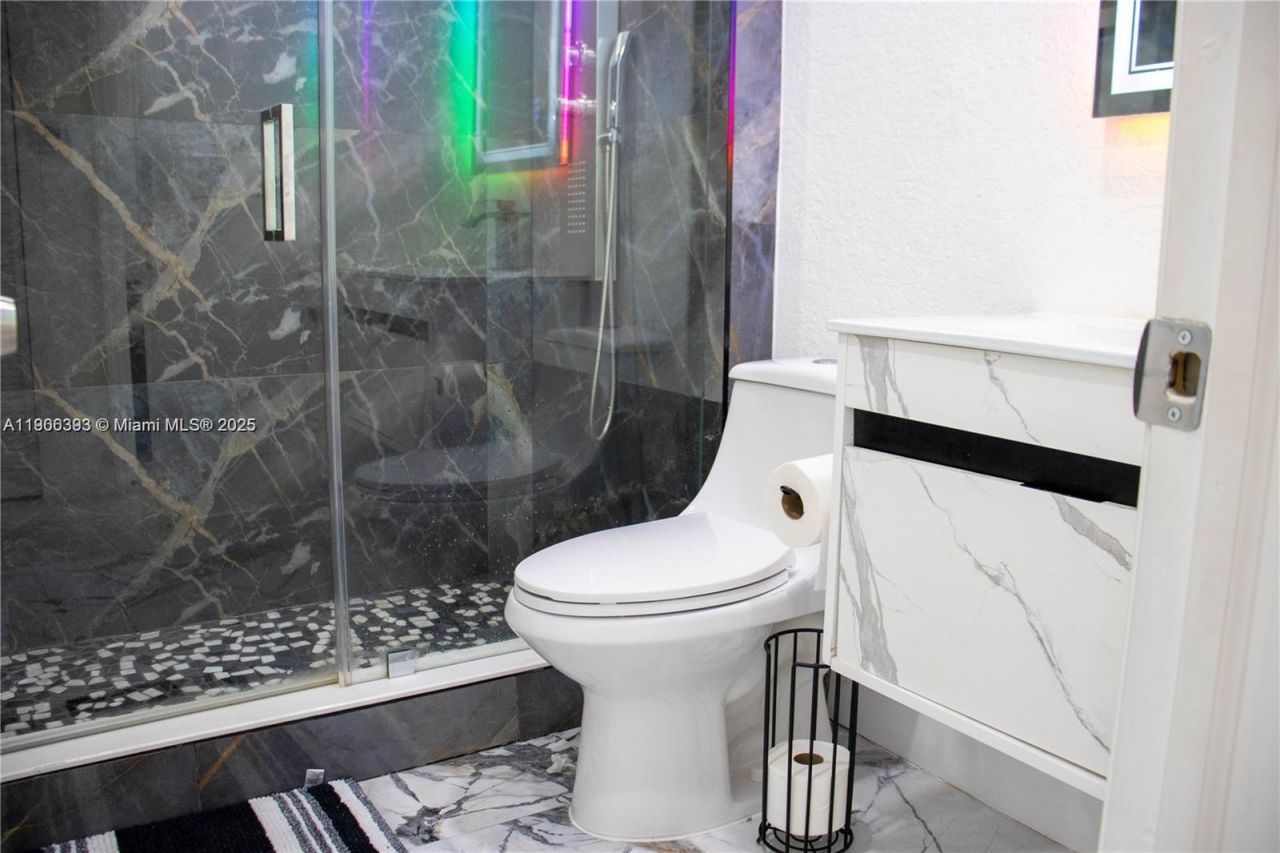 295 NE 150th St, Miami, FL 33161 Photo