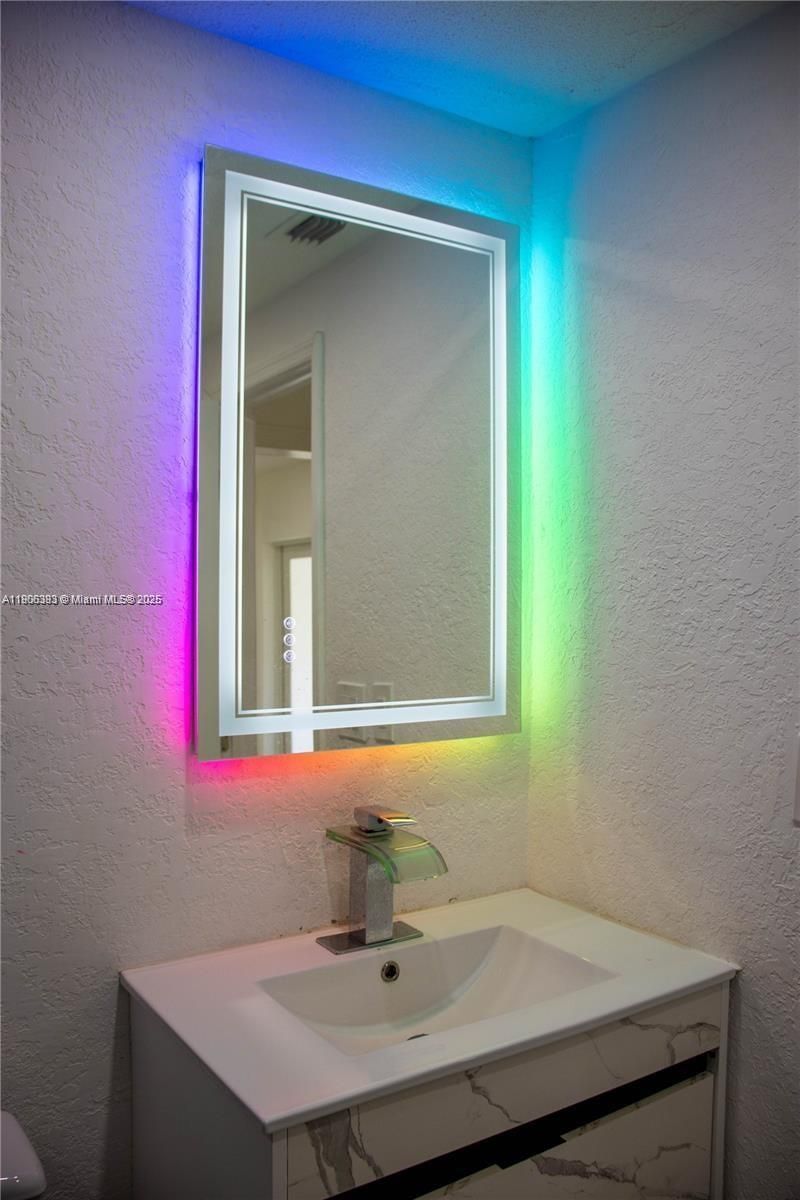 295 NE 150th St, Miami, FL 33161 Photo