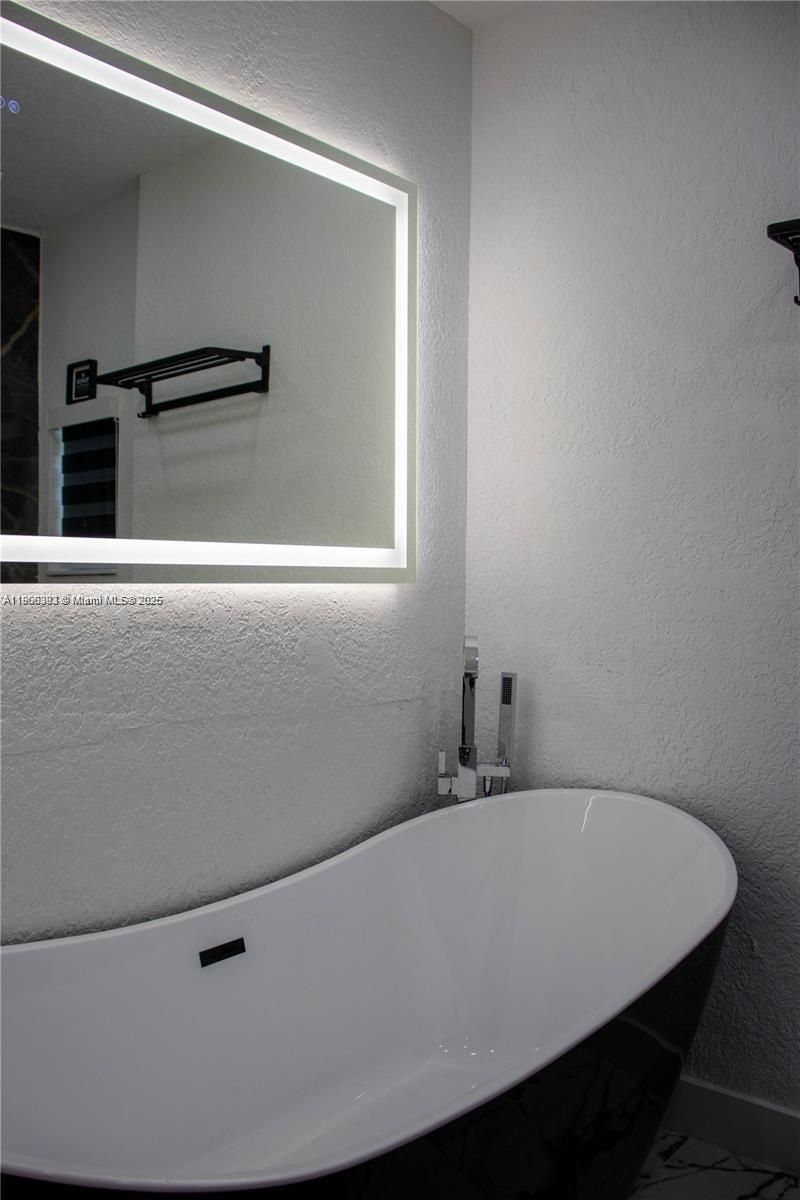 295 NE 150th St, Miami, FL 33161 Photo